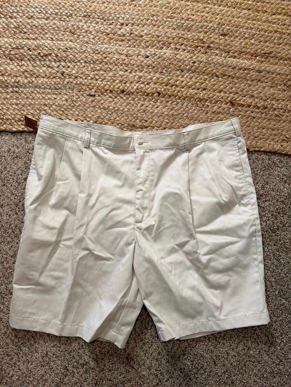 Jos. A bank Men’s chino shorts 44, 100% cotton NWT 3125